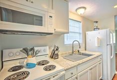 Others 2 Cozy Montgomery Home: Walk to Lake Conroe!