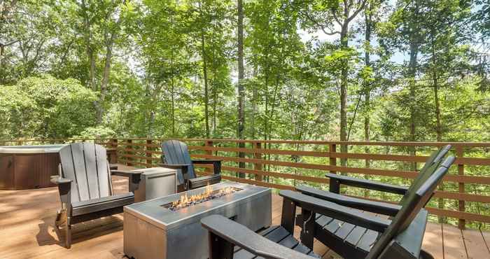 Others Fully Renovated Broadway Cabin w/ Private Hot Tub!