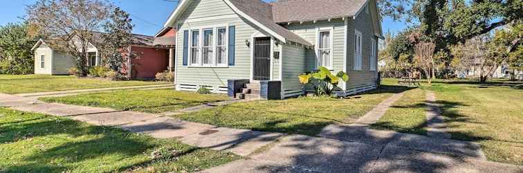 Lainnya Lake Charles Cottage w/ Fireplace & Yard!