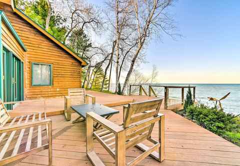 Others Lakefront Applegate Retreat w/ Private Beach!