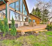 Others 2 Lakefront Applegate Retreat w/ Private Beach!