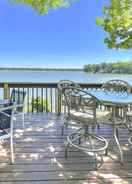 Imej utama Lakefront Grant Getaway w/ Deck + Fire Pit!