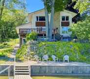 Others 5 Lakefront Grant Getaway w/ Deck + Fire Pit!