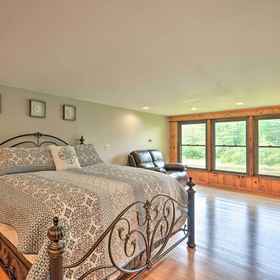 Room1靜謐的家 w/ 11 英畝土地、溪流和火坑,刘易斯县飯店