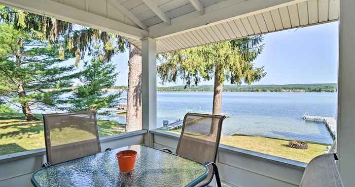 Others Petoskey Waterfront Cottage w/ Deck + Grill!