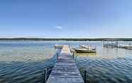 Others 5 Petoskey Waterfront Cottage w/ Deck + Grill!