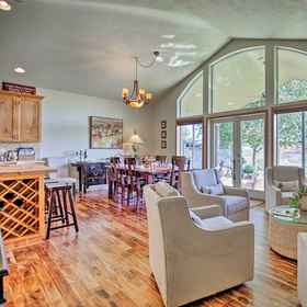 Interior 1 Polished Mcminnville House < 2 Mi. From Town!, Evergreen Aviation & Space Museum Hotels