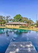 Imej utama Pottsboro Home on 2 Acres w/ Hot Tub, Near Marina!