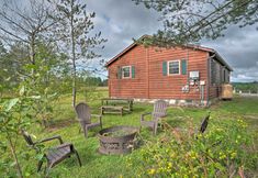 Others 2 Deck, Hot Tub, Fire Pit: Rustic Cabin in Benezette