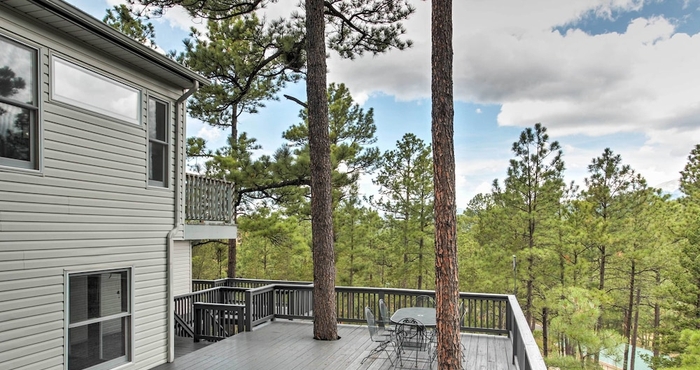 Lain-lain Spacious Hideaway in Ruidoso w/ Multi-level Deck!