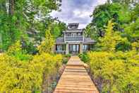 Lain-lain Waterfront Home on Harsens Island w/ Dock!