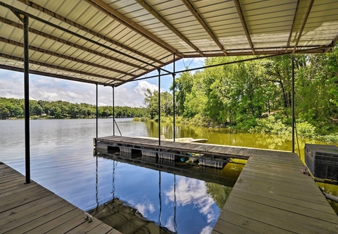 Others Waterfront Lake Barkley Home w/ Deck & Fire Pit!