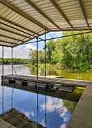 Imej utama Waterfront Lake Barkley Home w/ Deck & Fire Pit!