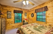 Others 4 Bryson City Cabin in Smoky Mountains w/ Hot Tub!