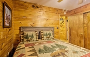 Others 5 Bryson City Cabin in Smoky Mountains w/ Hot Tub!