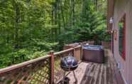 Lainnya 3 Bryson City Cabin in Smoky Mountains w/ Hot Tub!