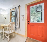 Others 2 Cozy Sylva Guesthouse w/ Deck + Mtn Views!