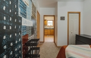 Others 4 Cozy Westmont Home: Walk to Metra Station!