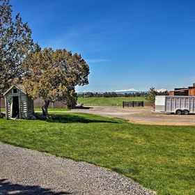 Interior1可攜帶狗狗的牧場小屋附庭院 ~ 距本德 13 英里,Horse Ridge Trailhead飯店