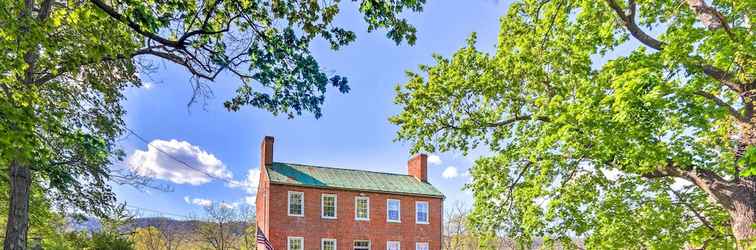 Others Historic 'hammond House' w/ Wine Country View!