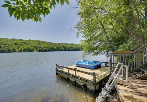 其他 Relaxing New York Home w/ Boat Dock & Lake View!
