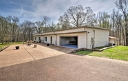 Others 6 Memphis Home on 20 Acres, 10 Mi to Downtown!