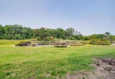 Others 2 Ocean Shores Condo w/ Balcony < 1 Mi to Beach!