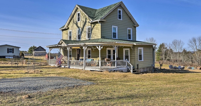 อื่นๆ Narrowsburg Farmhouse Hideaway on 2 Acres w/ Pond!