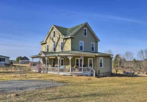 Others Narrowsburg Farmhouse Hideaway on 2 Acres w/ Pond!