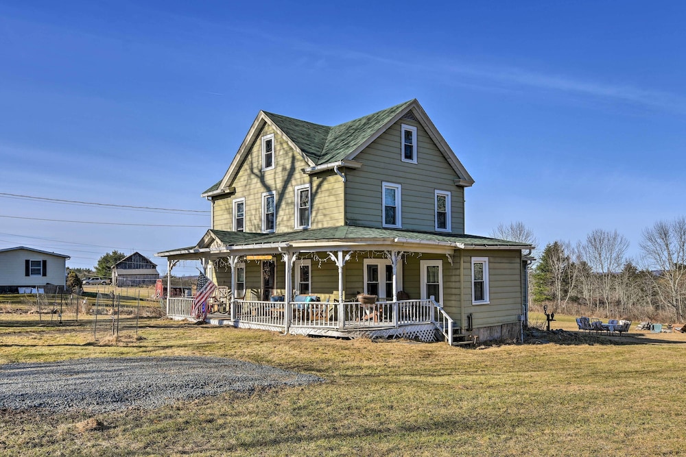 Others Narrowsburg Farmhouse Hideaway on 2 Acres w/ Pond!