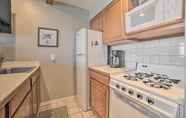 Others 5 Lakefront Onekama Condo w/ Seasonal Pool!