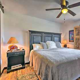 Interior 1 4 Mi to Dtwn: Rustic Fort Worth Apt, Ball-Eddleman-McFarland House Hotels