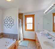 Others 2 Shirley Vacation Rental w/ Shared Indoor Pool