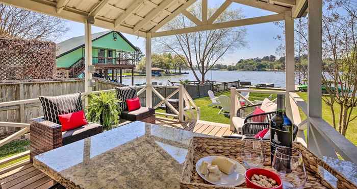 Lainnya Updated Lake Conroe Cabin Rental - Walk to Water!