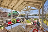 Lain-lain Updated Lake Conroe Cabin Rental - Walk to Water!