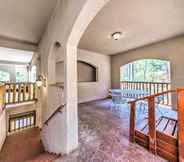 Lain-lain 3 Spacious Stucco Home w/ Multi-level Patio!