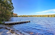 Lain-lain 7 Pocono Lake Paradise w/ Private Beach & Dock!