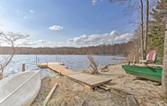 Lain-lain 6 Pocono Lake Paradise w/ Private Beach & Dock!