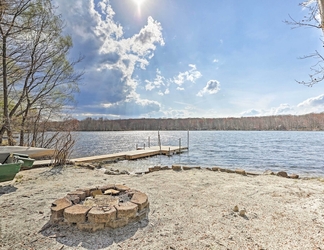 Lain-lain 2 Pocono Lake Paradise w/ Private Beach & Dock!