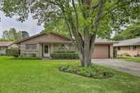 Lainnya Traditional Richardson Home w/ Private Yard!