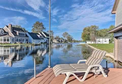 Others Waterfront Syracuse Home W/deck, Fire Pit & Kayaks