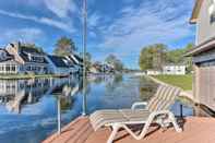 Others Waterfront Syracuse Home W/deck, Fire Pit & Kayaks