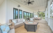 อื่นๆ 5 Upscale Oak Island Escape w/ 66-ft Veranda!