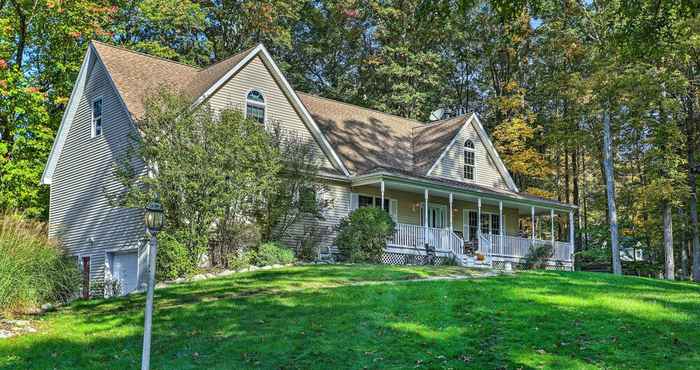 Others Grand Pine Bush Retreat on 2 Acres w/ Deck!