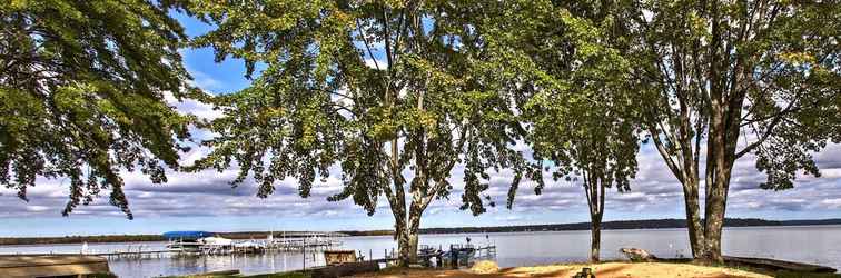 Lainnya Cozy Alanson Cottage - Steps to Dock on Burt Lake!