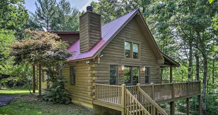 อื่นๆ Lush Marble Cabin w/ Deck, Fire Pit & Grill!