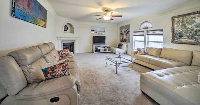 Others Pet-friendly Apollo Home w/ Furnished Deck!