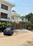 Primary image Goroomgo Omasha Residency Noida