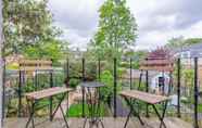 Lainnya 5 Inviting 4BD House - Greenwich