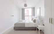 Others 2 Luxurious 2BD Flat by the River Near Vauxhall